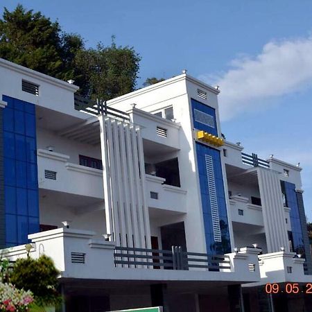 Pine Hill Suites Ooty Exteriör bild