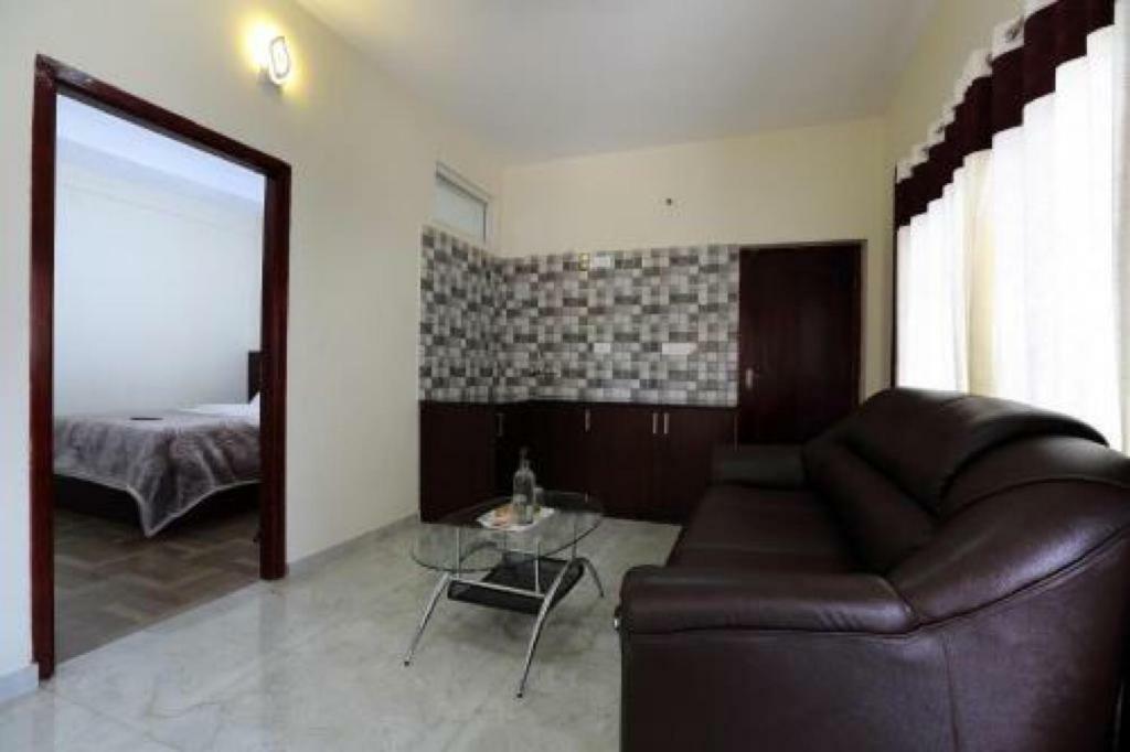 Pine Hill Suites Ooty Exteriör bild